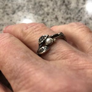 Trollbeads Pearl and leaves ring.